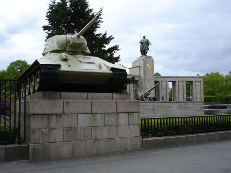 Soviet War Memorial in Berlin (Tiergarten)